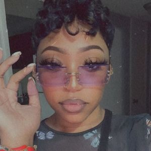 Meet your Posher, Celeste